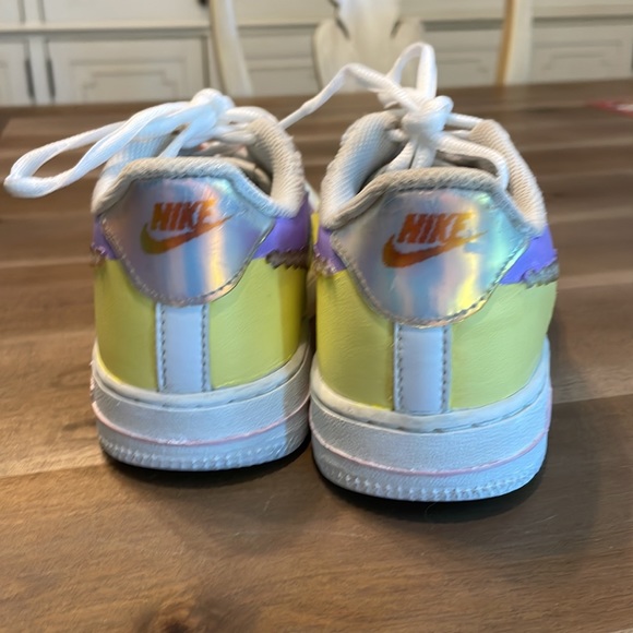 Nike Air Force 1 LV8 1 kids shoes. - Picture 4 of 11